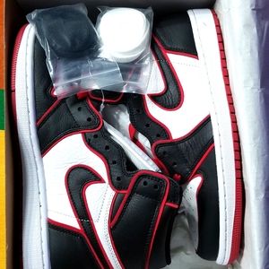 Air Jordan 1 BLOODLINES, New/ Never Worn, Size 8.5